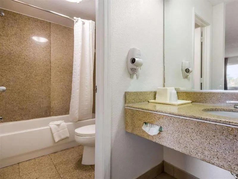 Econo Lodge Little Creek Norfolk