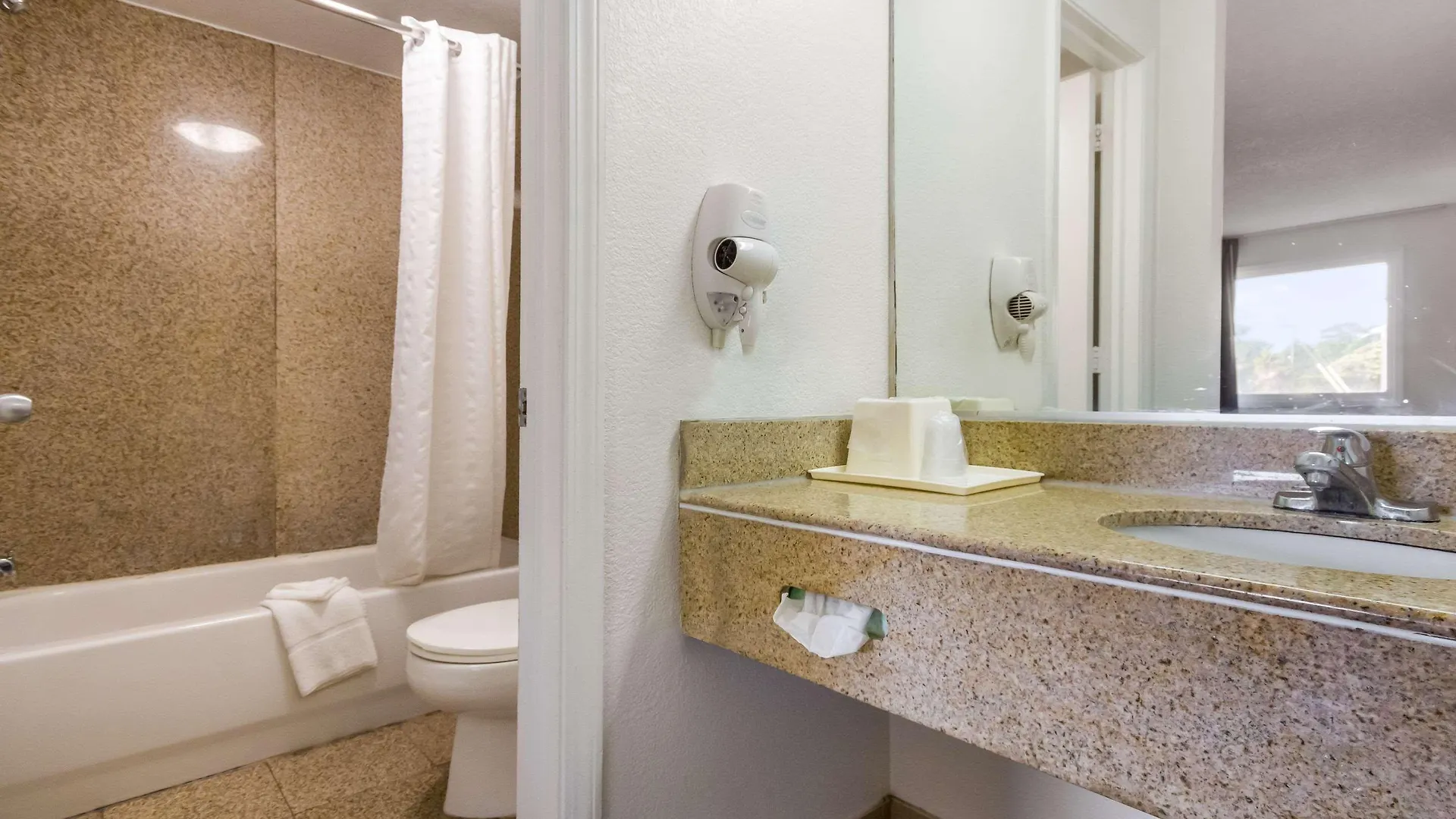 Econo Lodge Little Creek Norfolk