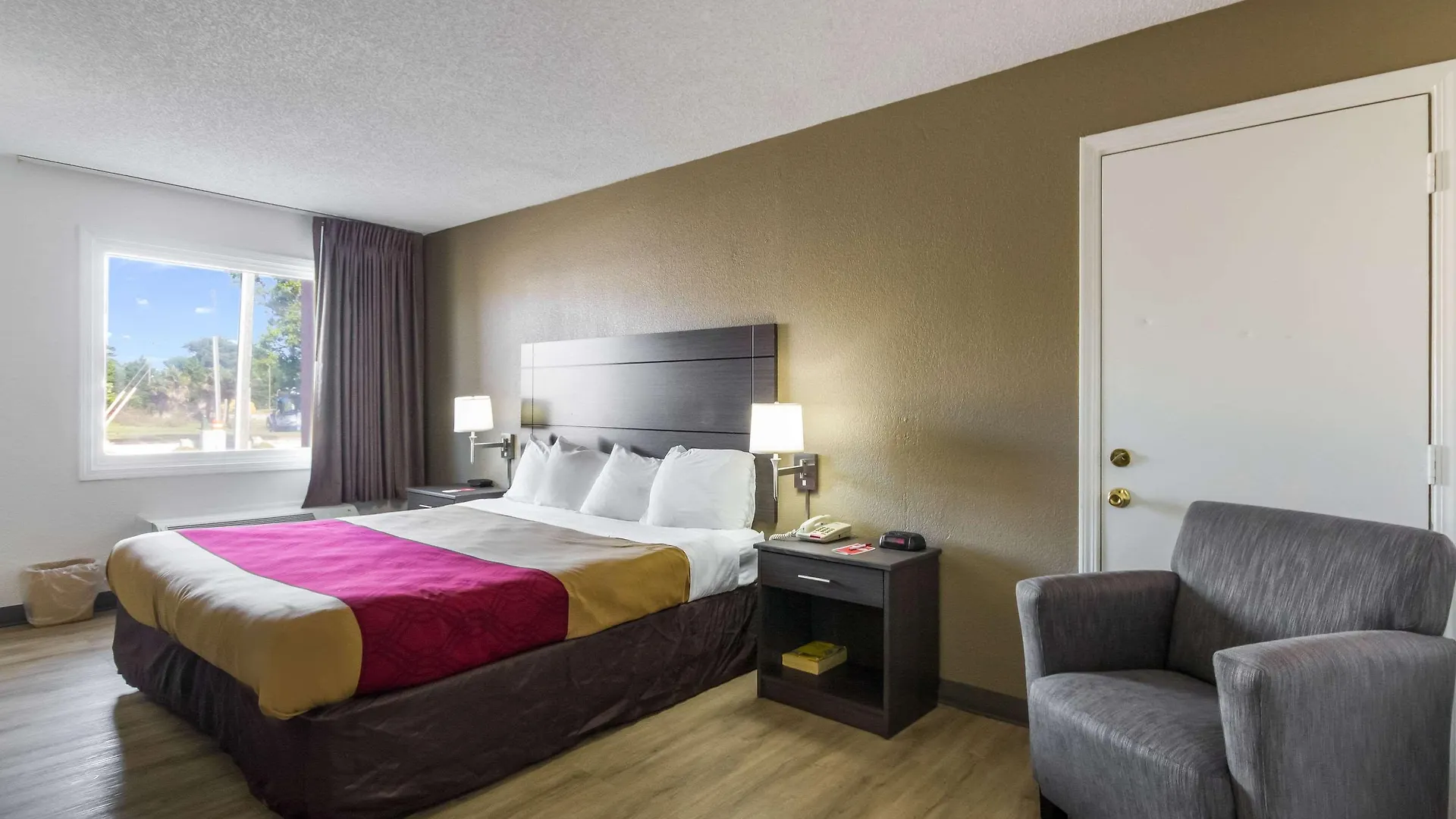 Econo Lodge Little Creek Norfolk