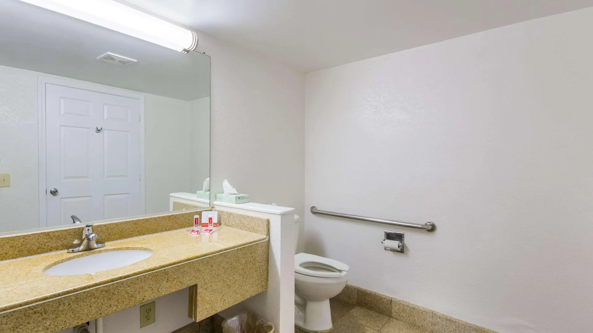Econo Lodge Little Creek Norfolk